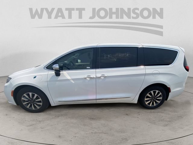 Used 2023 Chrysler Pacifica Limited FWD image 4