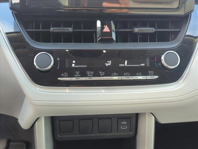 Used 2025 Toyota Corolla Cross L image 18
