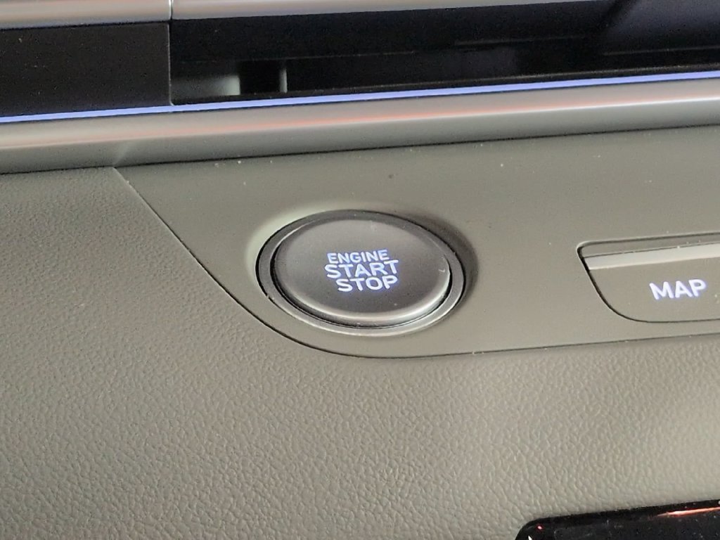Used 2024 Hyundai Elantra SEL FWD image 45