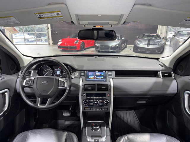 Used 2017 Land Rover Discovery Sport SE image 8