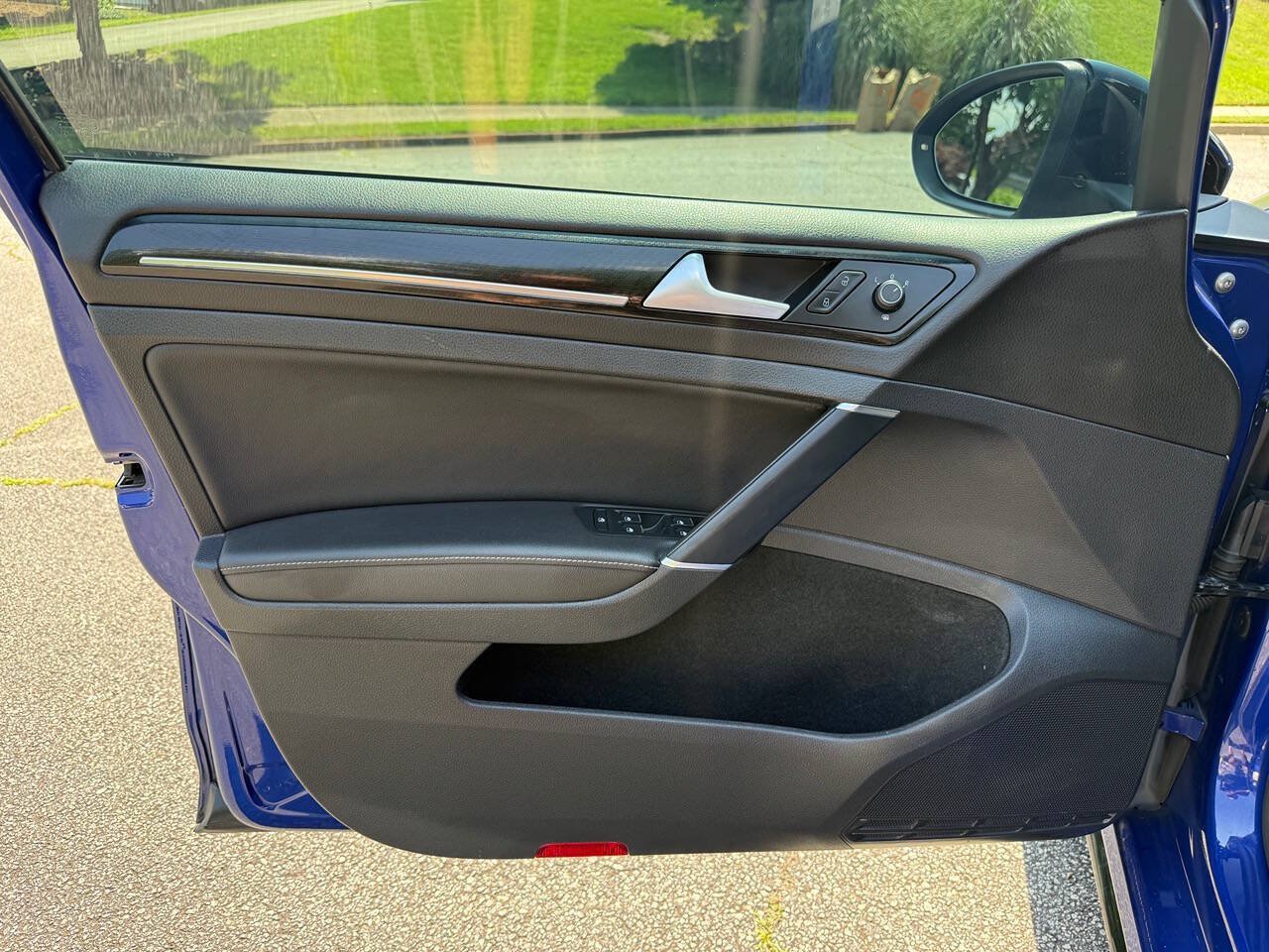 Used 2019 Volkswagen Golf R 4-Door AWD/4WD image 48