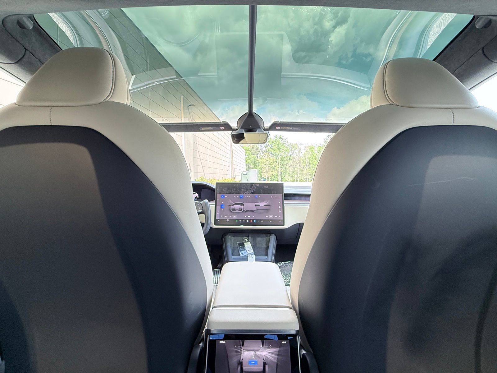 Used 2022 Tesla Model X image 33