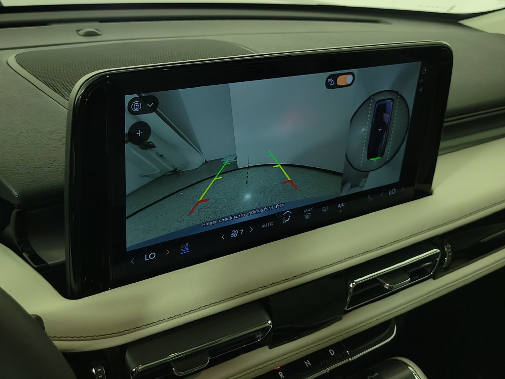 New 2026 Lincoln Aviator 2WD w/ Jet Appearance Package image 28