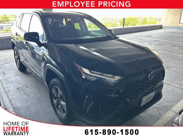 Used 2025 Toyota RAV4 XLE AWD/4WD image 1