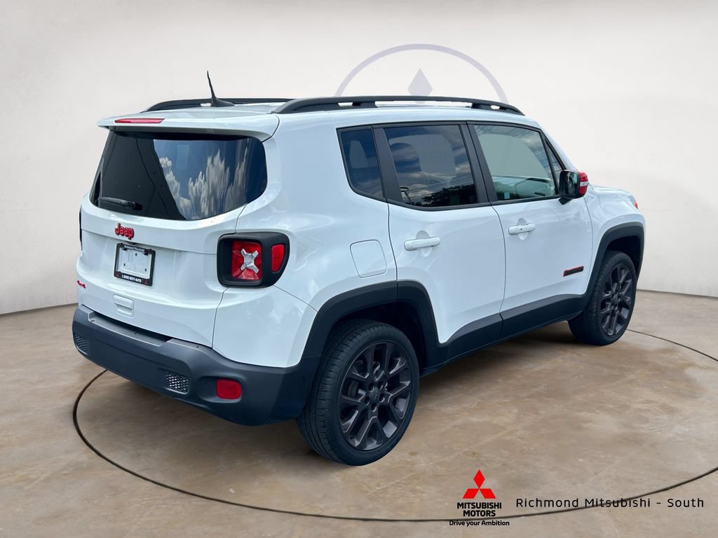 Used 2023 Jeep Renegade Latitude AWD/4WD image 3