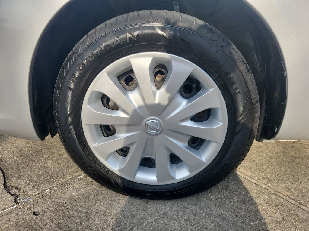 Used 2019 Nissan Versa SV image 29