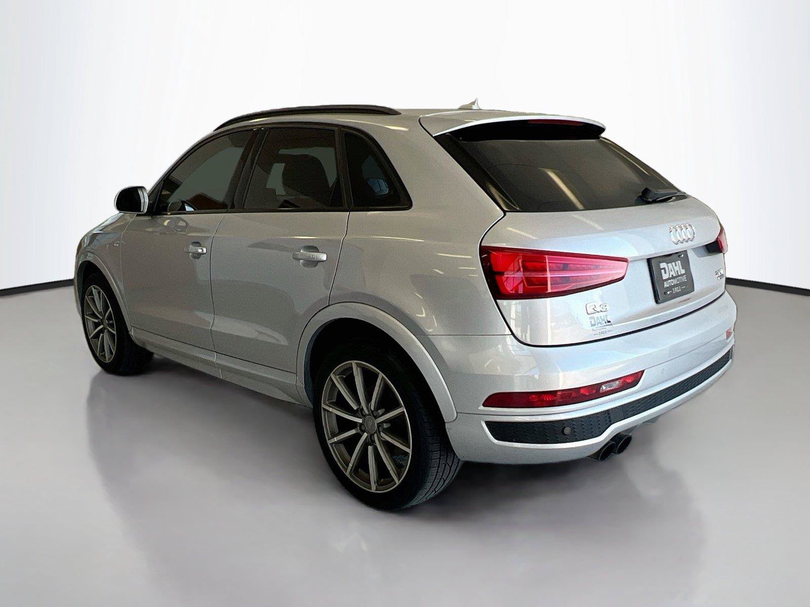 Used 2018 Audi Q3 2.0T Premium Plus w/ Premium Plus Package AWD/4WD image 10