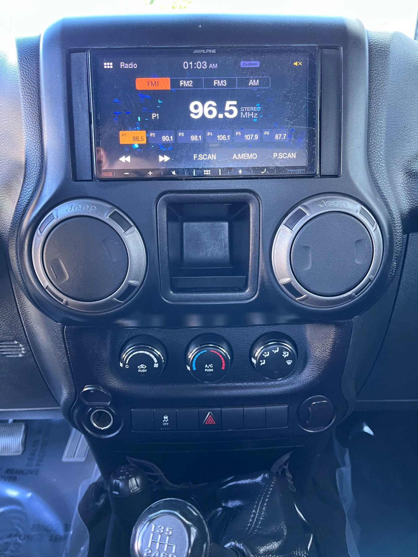 Used 2015 Jeep Wrangler Sport image 16