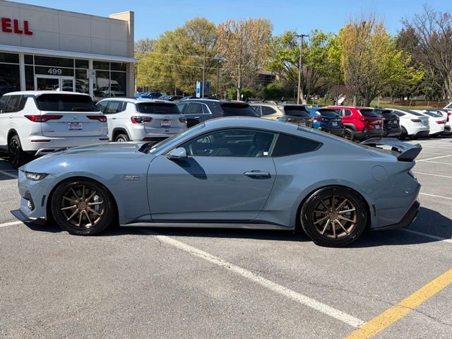 Used 2025 Ford Mustang GT Premium image 4