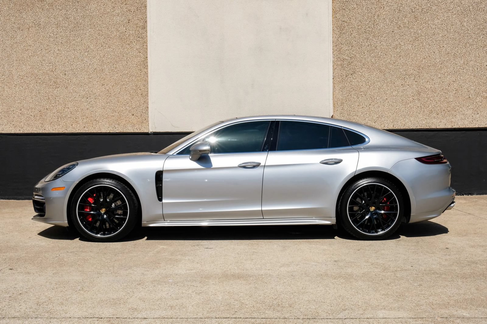 Used 2017 Porsche Panamera Turbo w/ Sportdesign Package AWD/4WD image 10