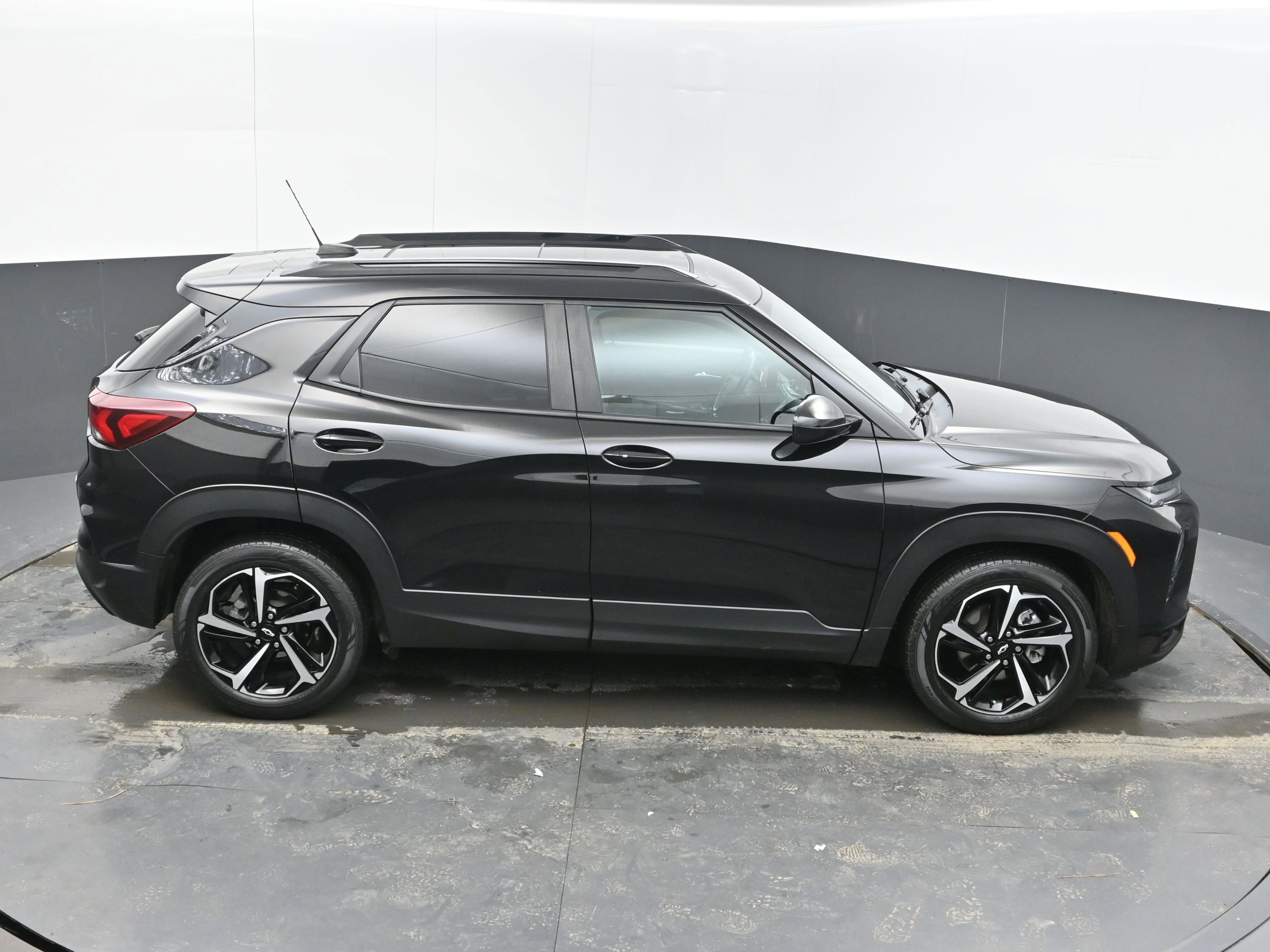 Used 2022 Chevrolet TrailBlazer RS w/ Sun and Liftgate Package image 33