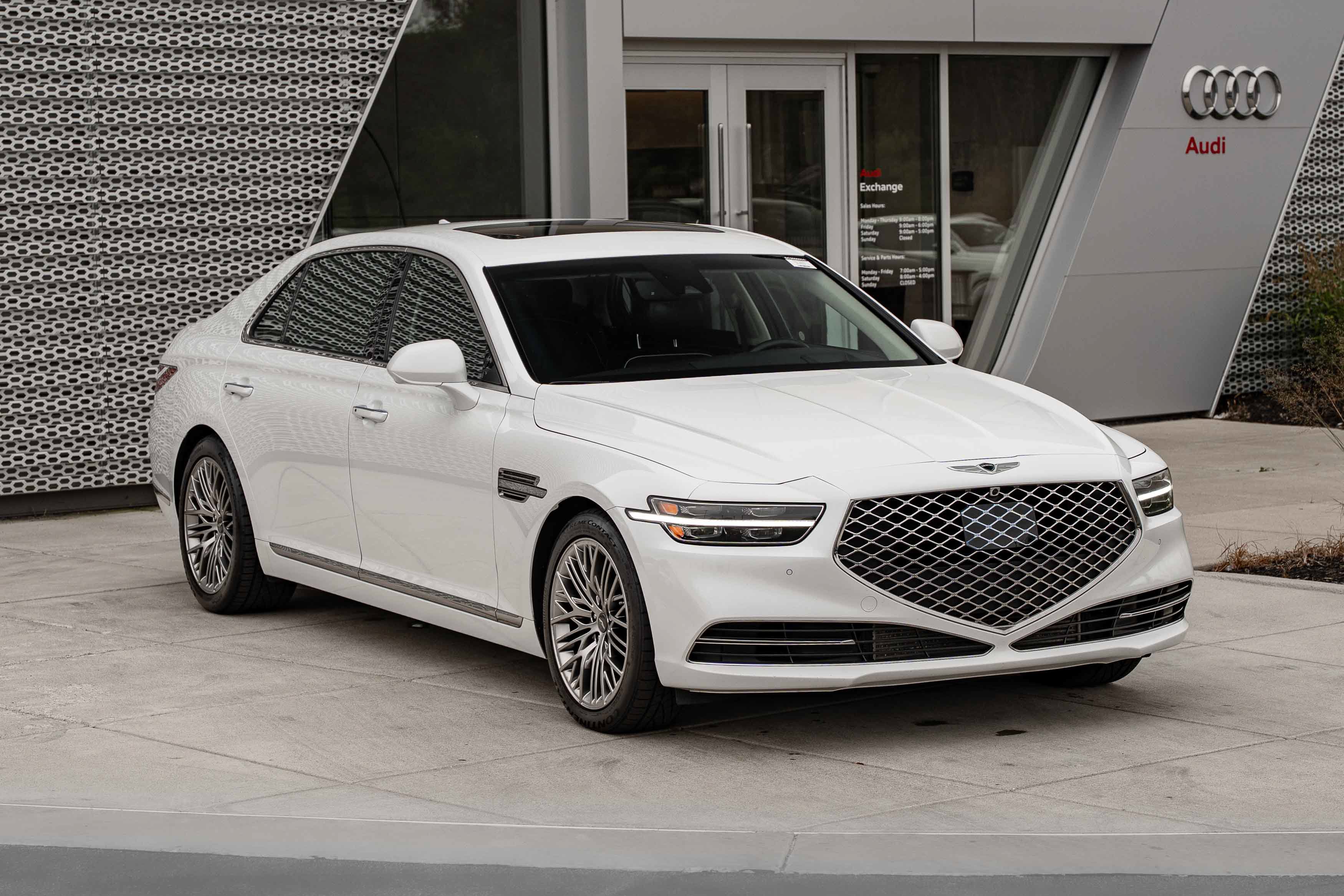 Used 2021 Genesis G90 3.3T Premium AWD/4WD image 2