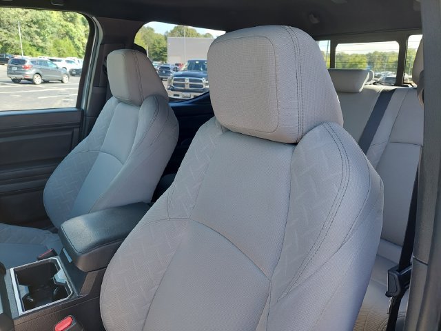 Used 2024 Toyota Tacoma SR5 AWD/4WD image 6