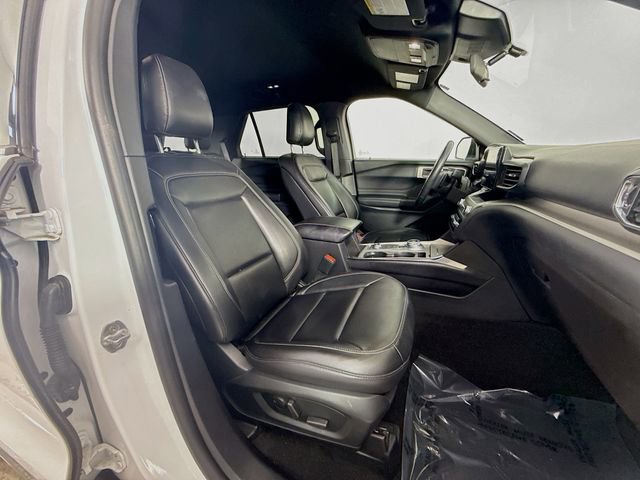 Used 2020 Ford Explorer XLT w/ Equipment Group 202A image 27