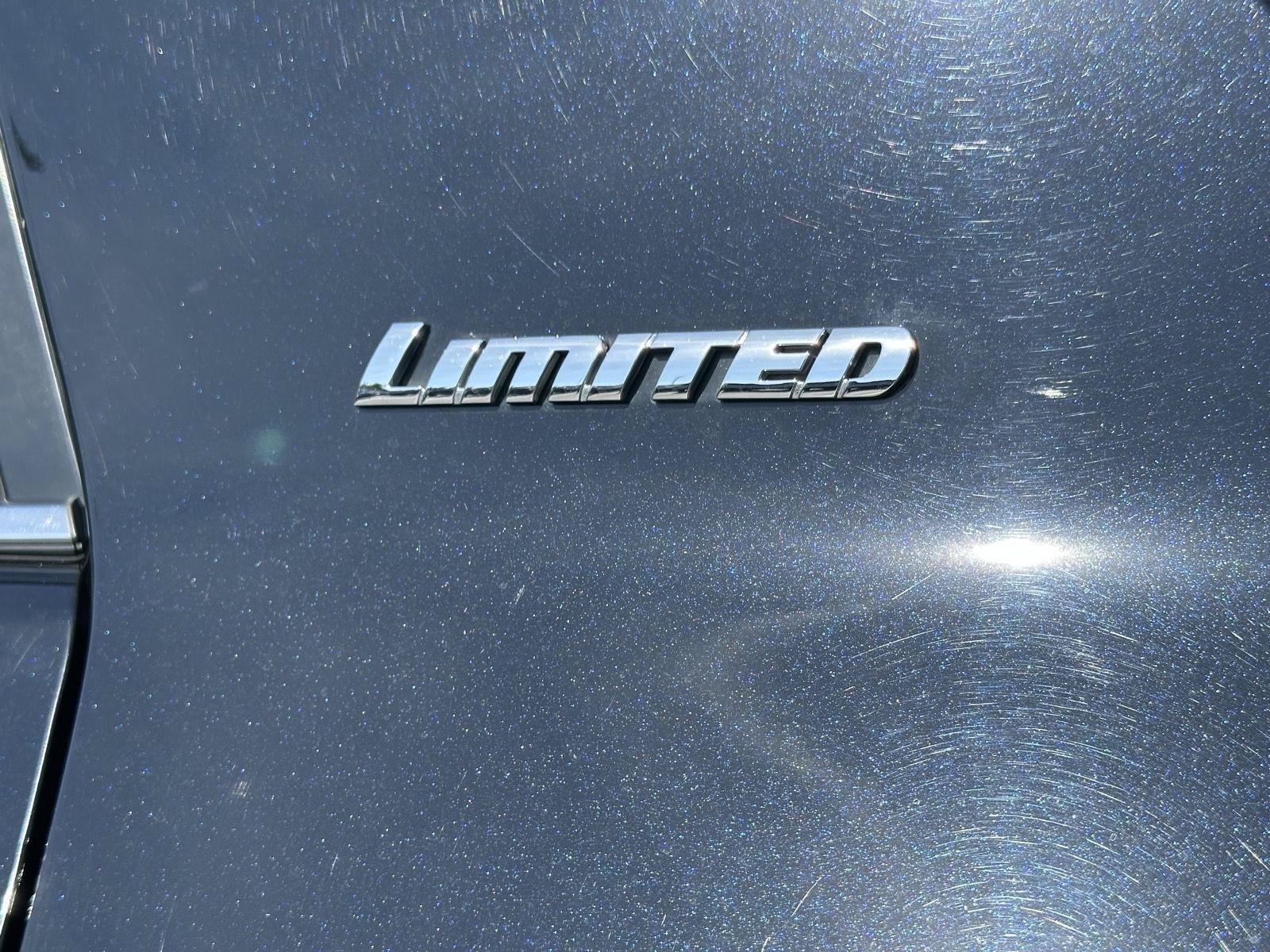 Used 2022 Toyota 4Runner Limited AWD/4WD image 10
