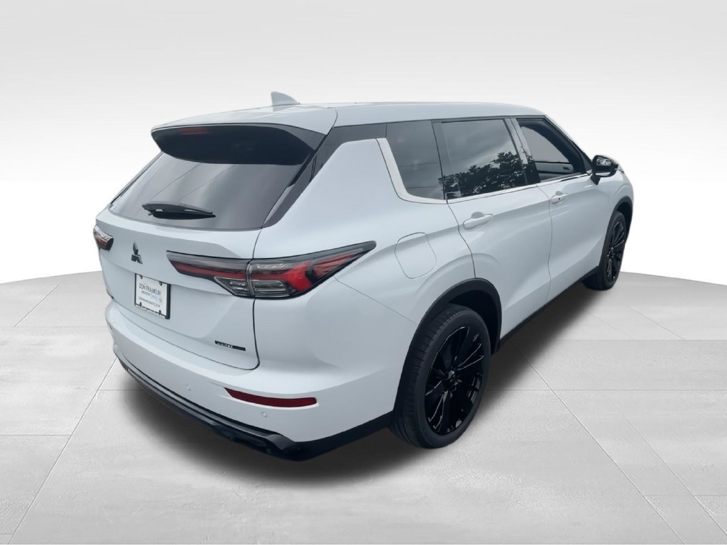 New 2026 Mitsubishi Outlander LE FWD image 8