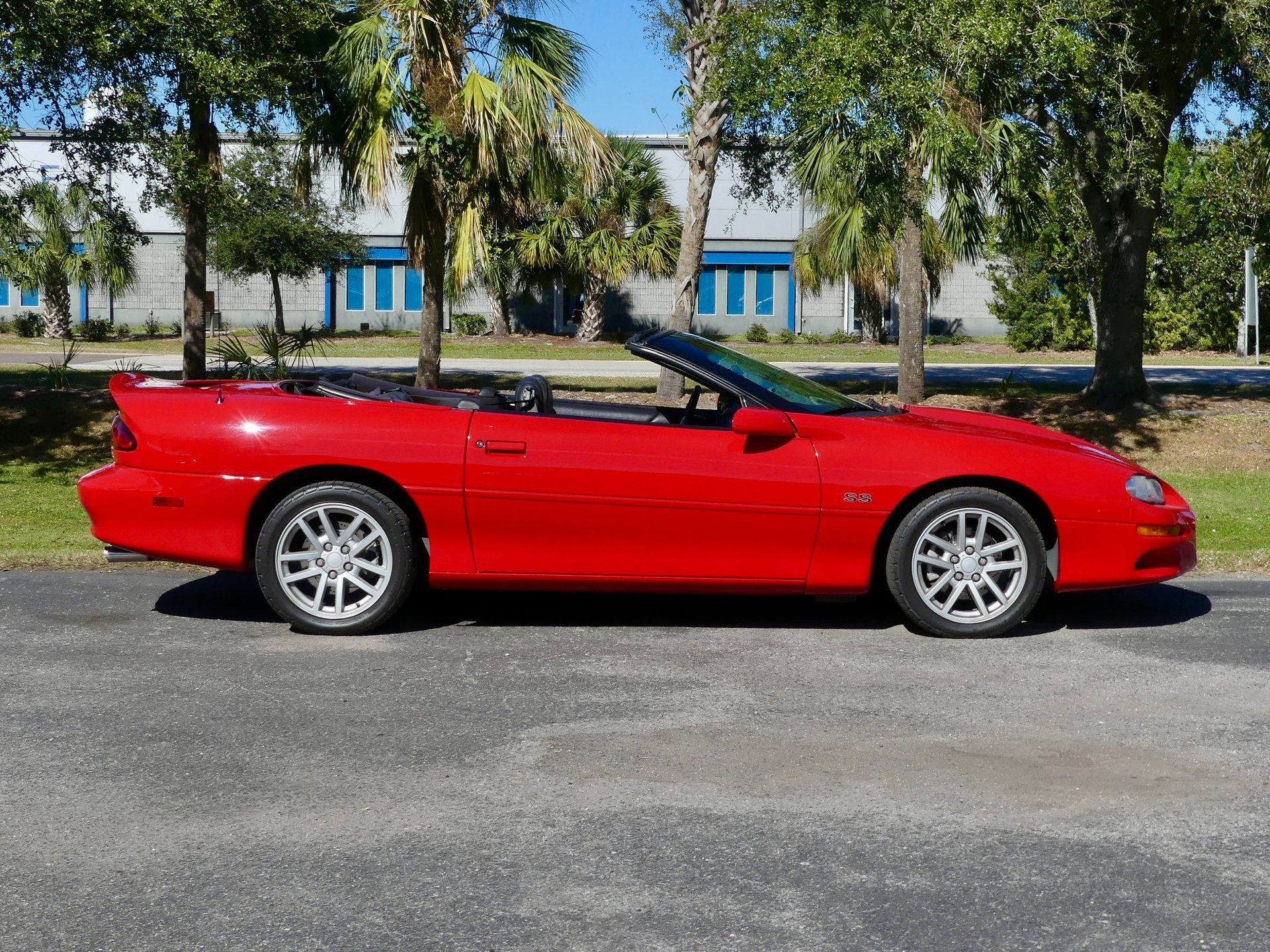 Used 2000 Chevrolet Camaro Z28 w/ SS Performance/Appearance Pkg image 4