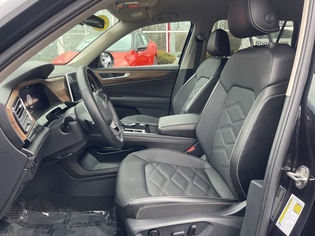 Used 2025 Volkswagen Atlas SE image 18