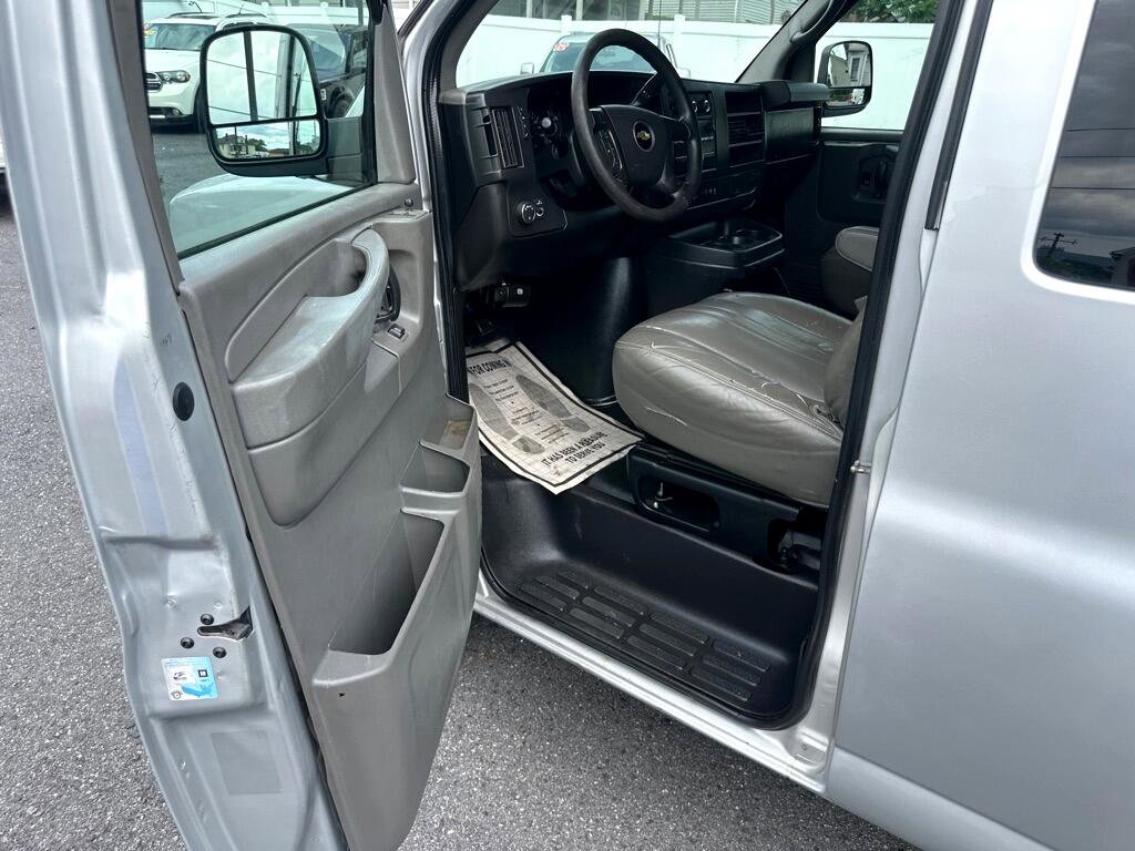 Used 2015 Chevrolet Express 3500 LS image 26
