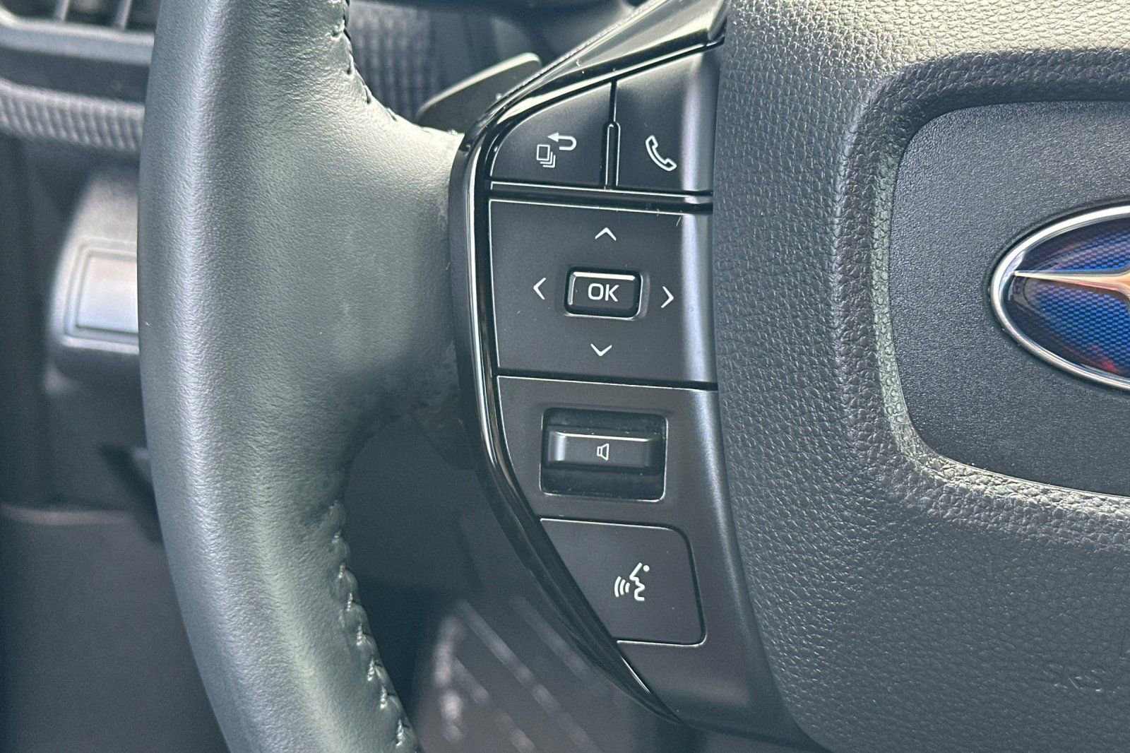 Used 2025 Subaru Solterra Premium w/ Premium Convenience Package image 38