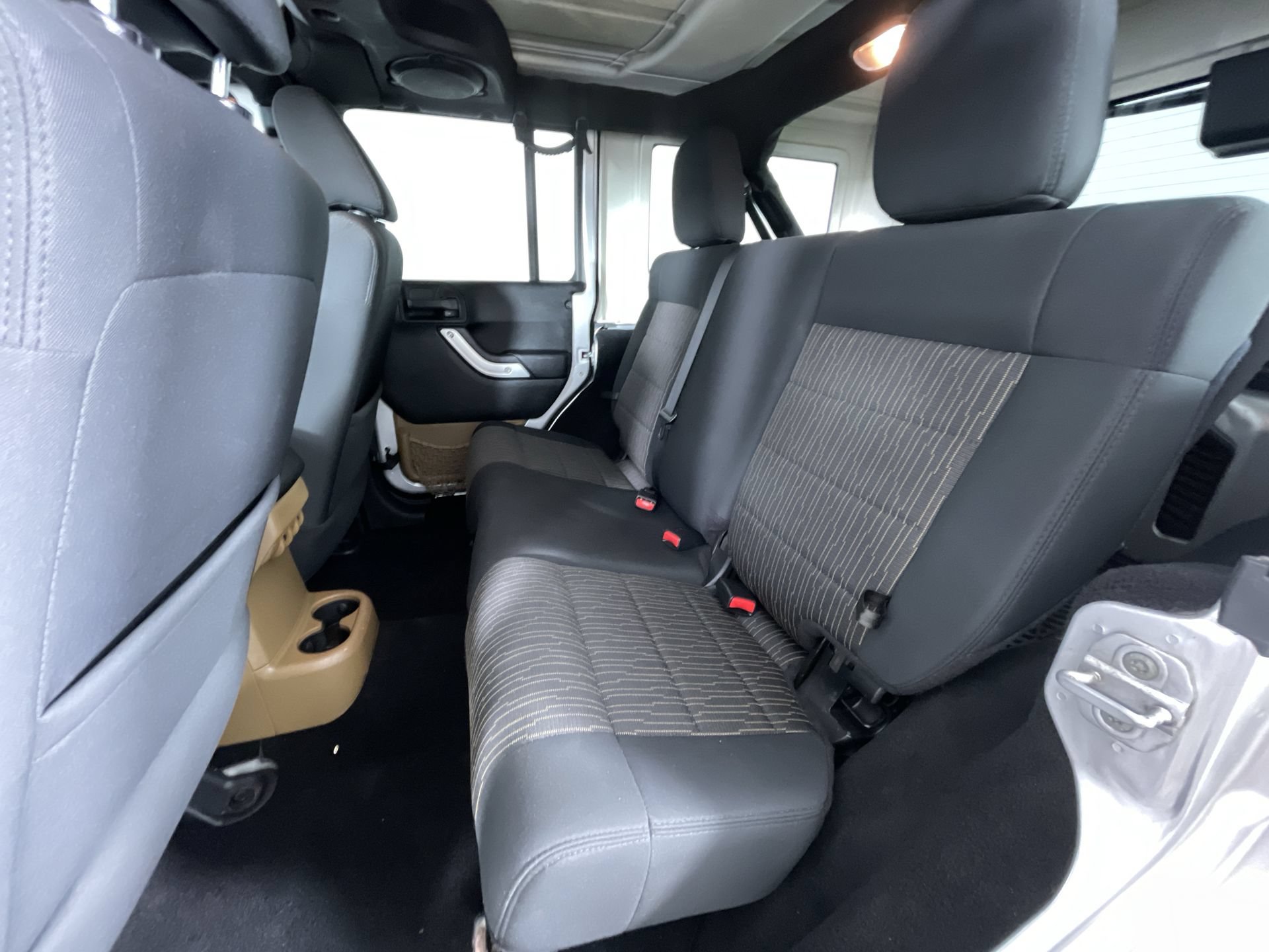 Used 2012 Jeep Wrangler Unlimited Sahara w/ Connectivity Group AWD/4WD image 20