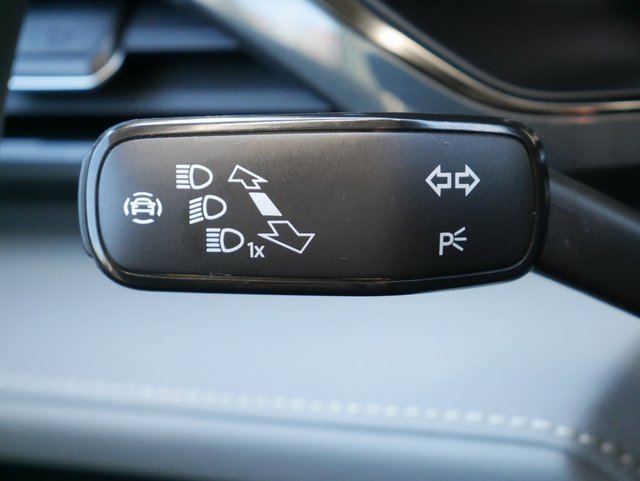 Used 2022 Volkswagen Taos SEL image 25