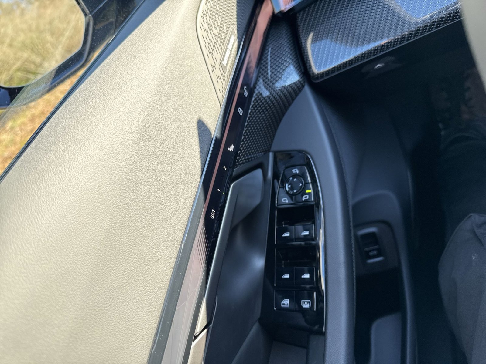 New 2026 BMW 550e xDrive w/ Executive Package image 9