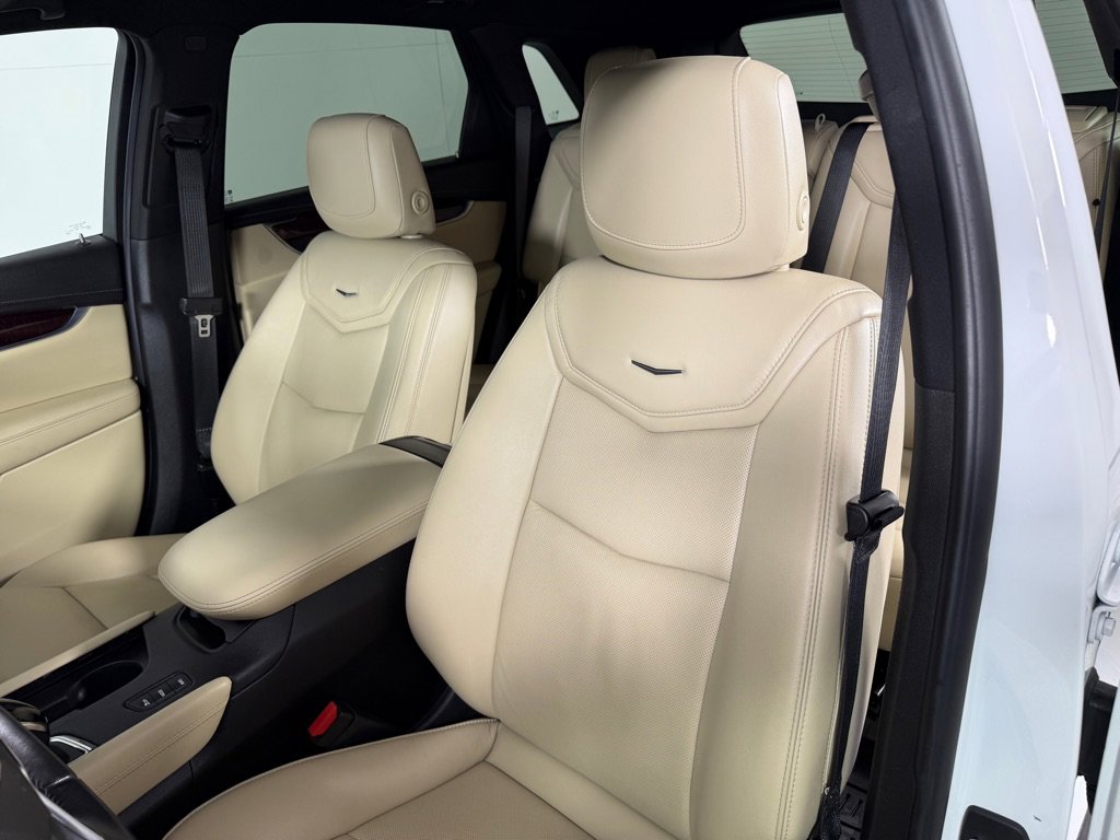 Used 2019 Cadillac XT5 Premium Luxury w/ LPO, Radiant Package image 12