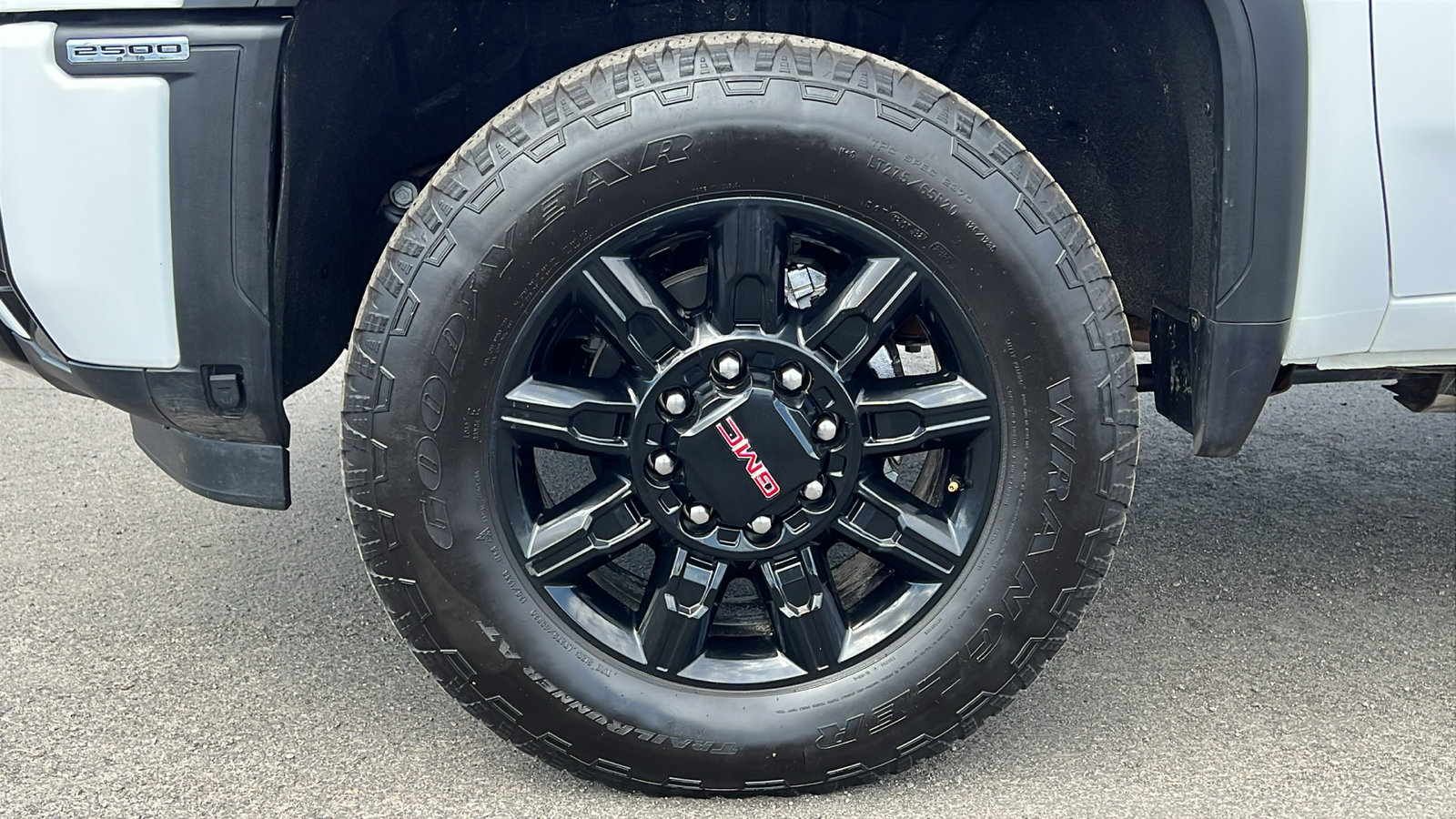 Certified 2025 GMC Sierra 2500 AT4 AWD/4WD image 11