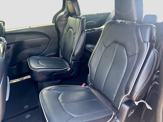 Used 2024 Chrysler Pacifica Limited w/ Uconnect Theater Family Group AWD/4WD image 27