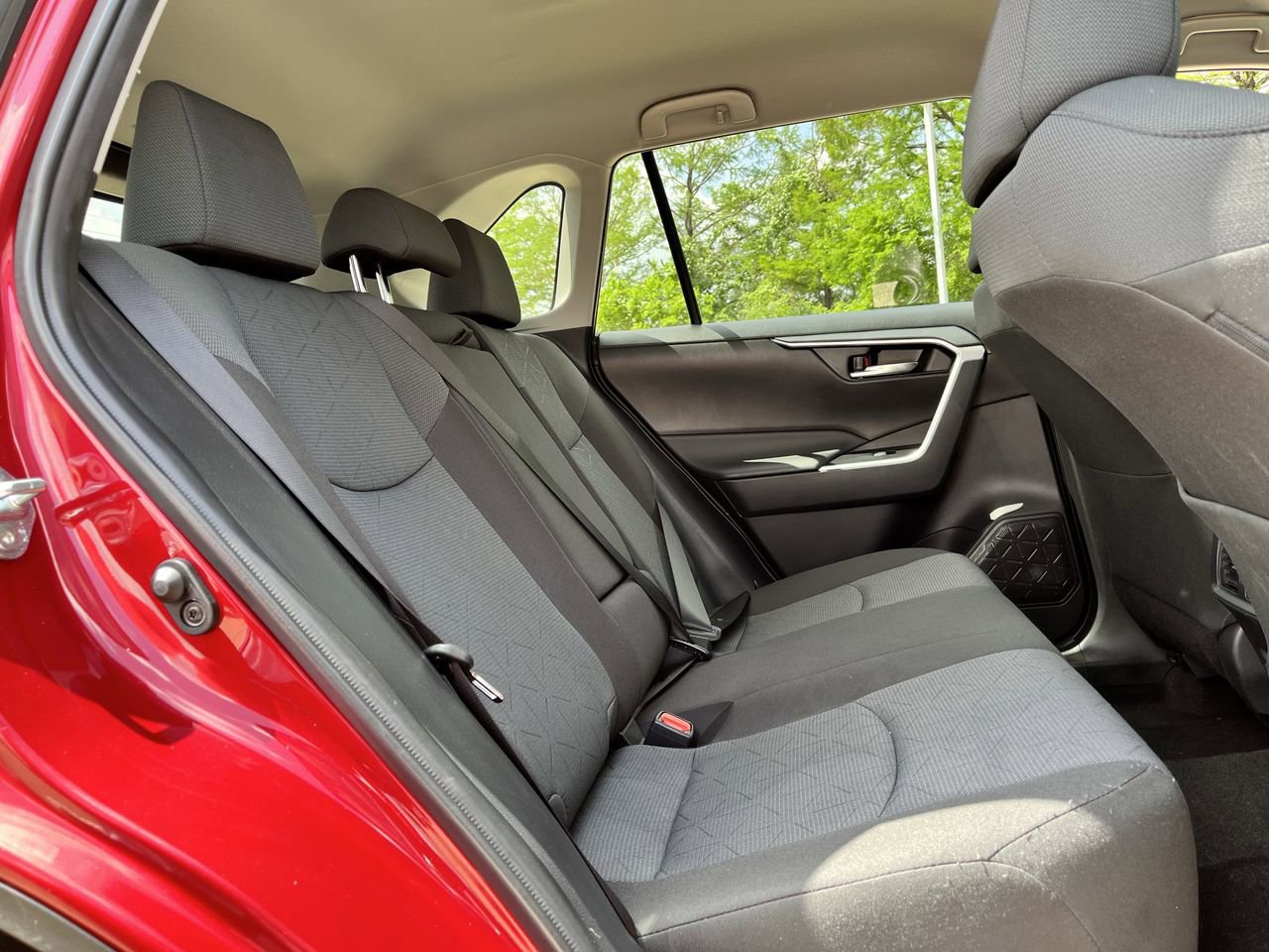 Used 2025 Toyota RAV4 XLE AWD/4WD image 27