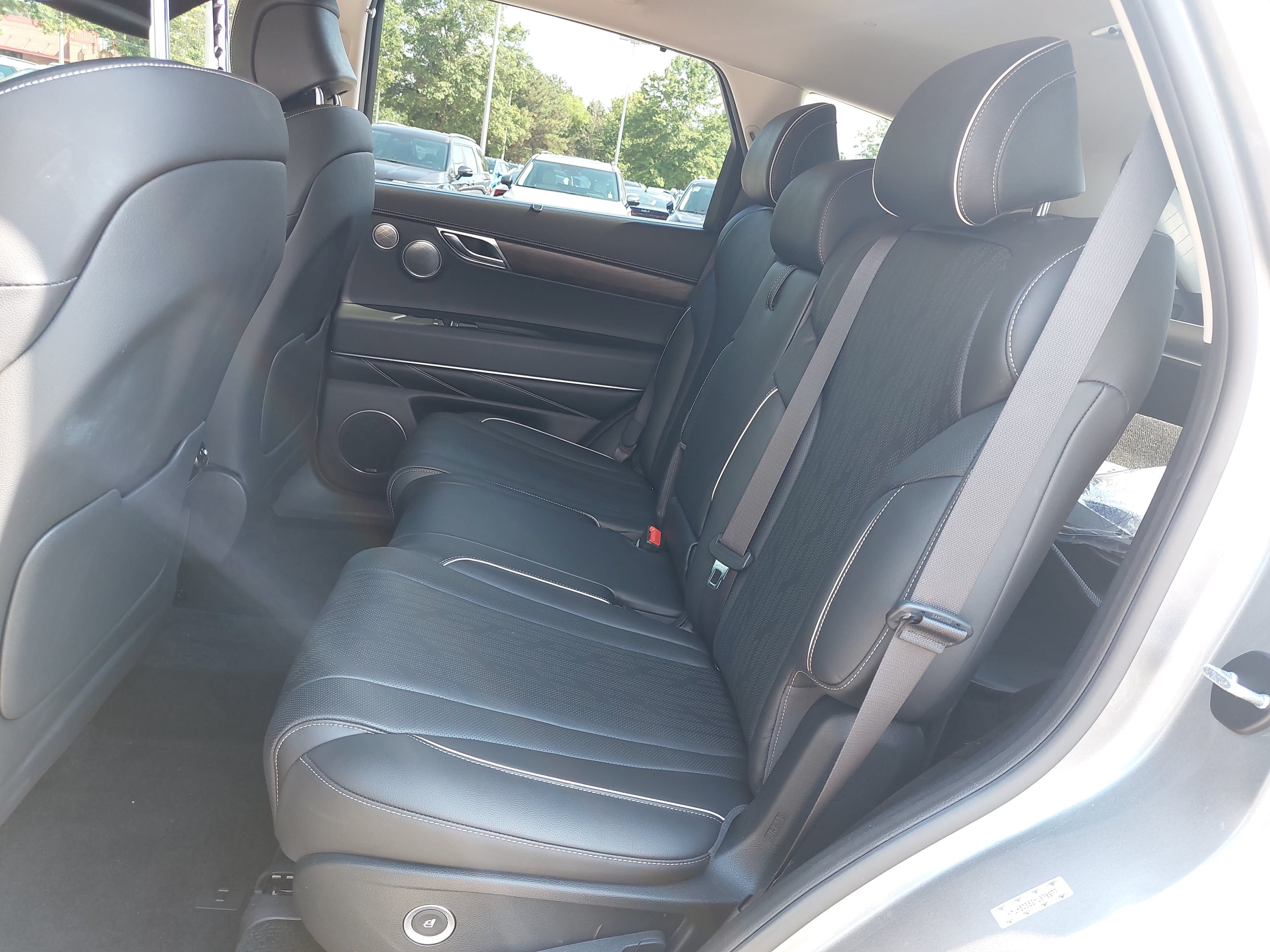 Used 2021 Genesis GV80 2.5T w/ Prestige Package 04 AWD/4WD image 14