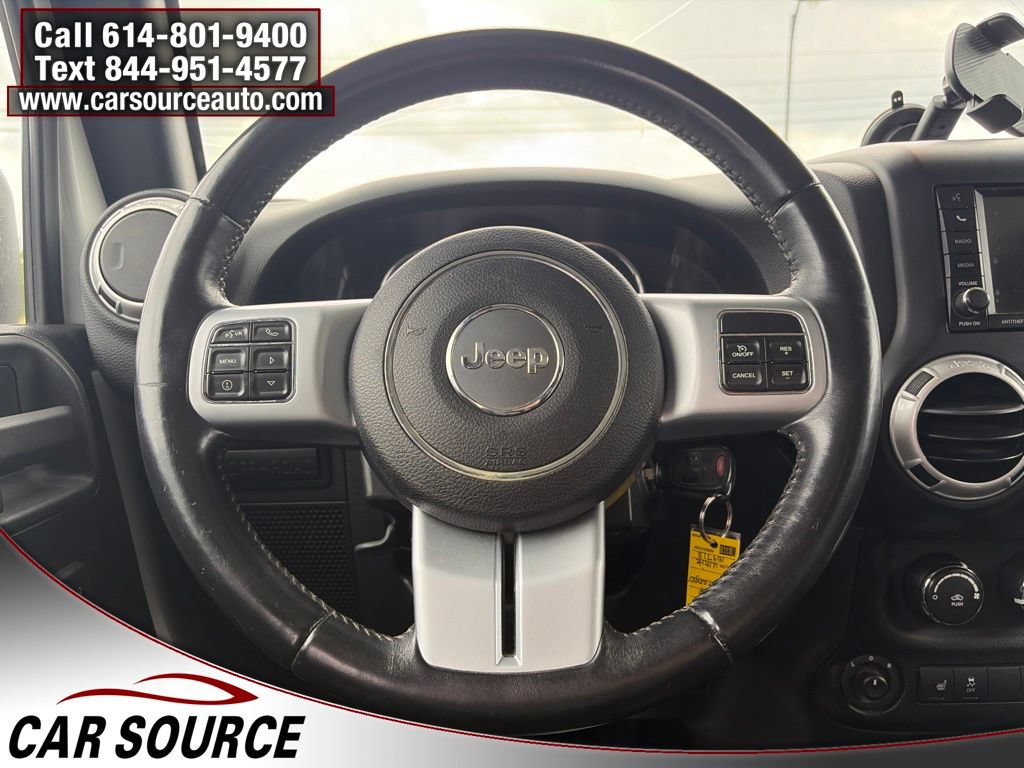 Used 2016 Jeep Wrangler Unlimited Rubicon AWD/4WD image 9