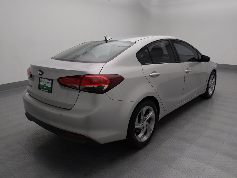 Used 2017 Kia Forte LX image 9