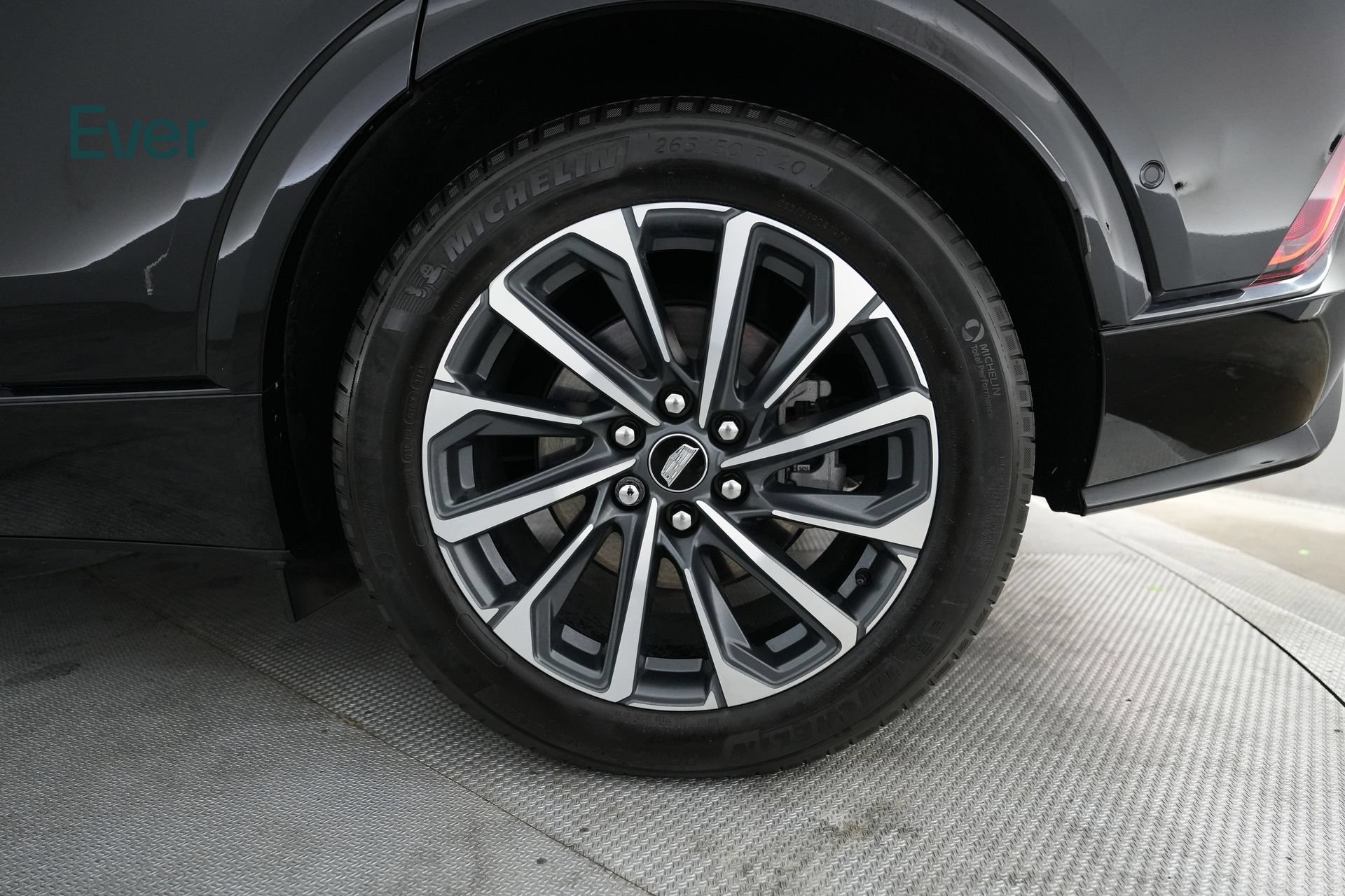 Used 2024 Cadillac Lyriq Sport RWD image 9