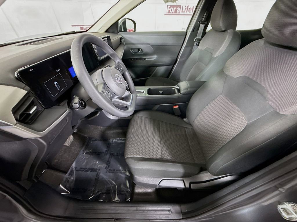 Certified 2025 Nissan Kicks S image 23