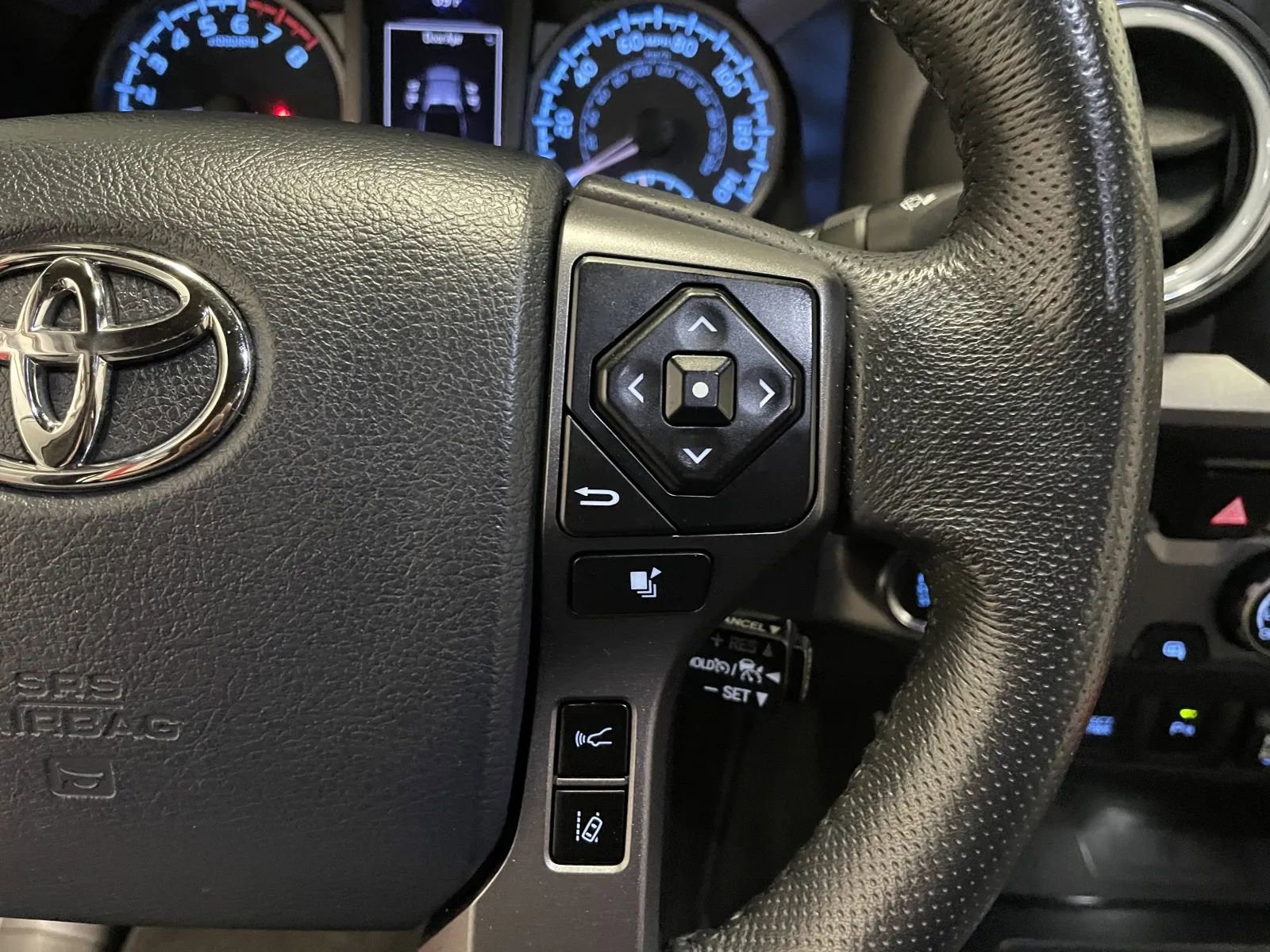 Used 2020 Toyota Tacoma TRD Sport w/ Technology Package image 24