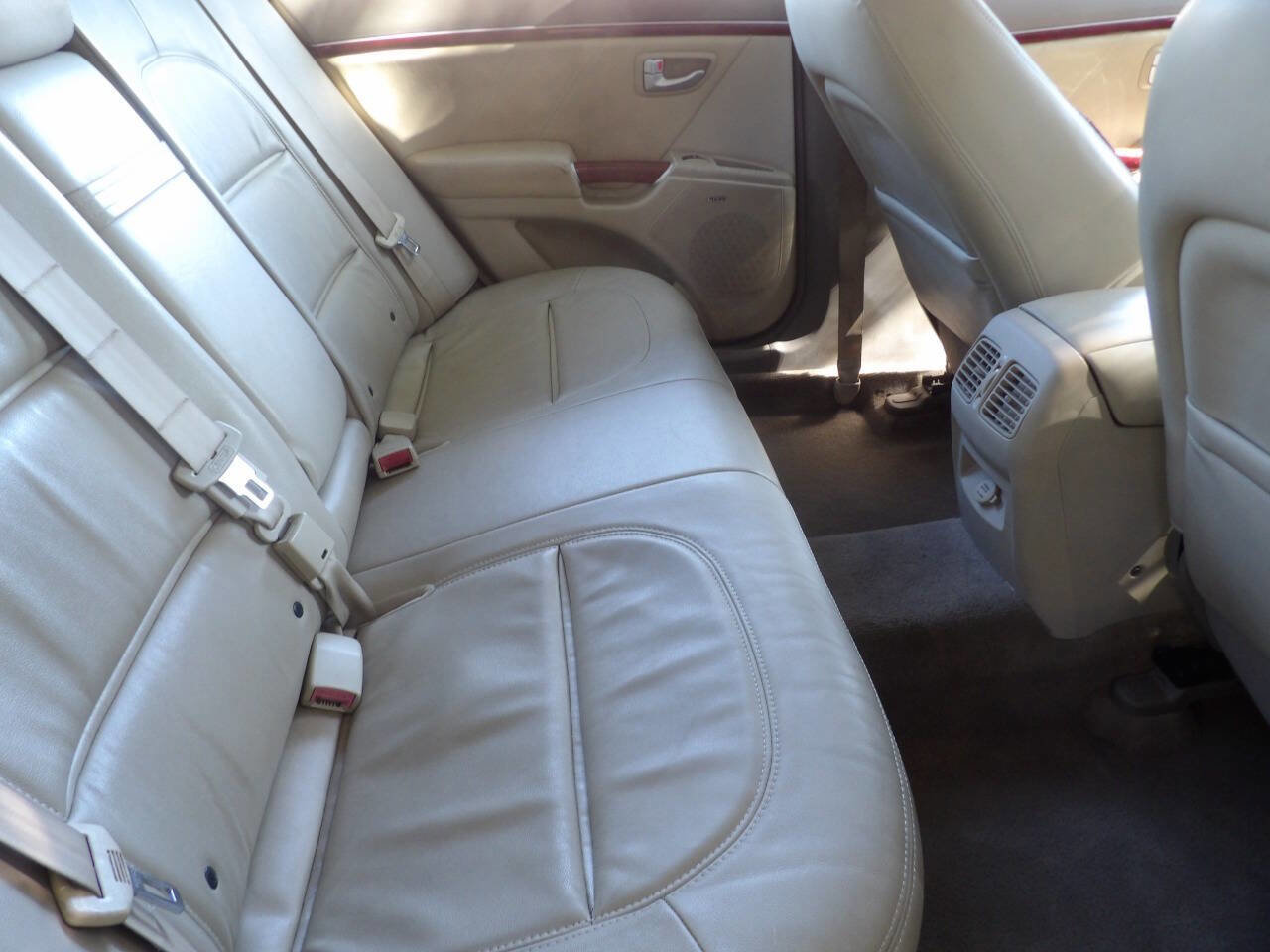 Used 2008 Hyundai Azera Limited image 27