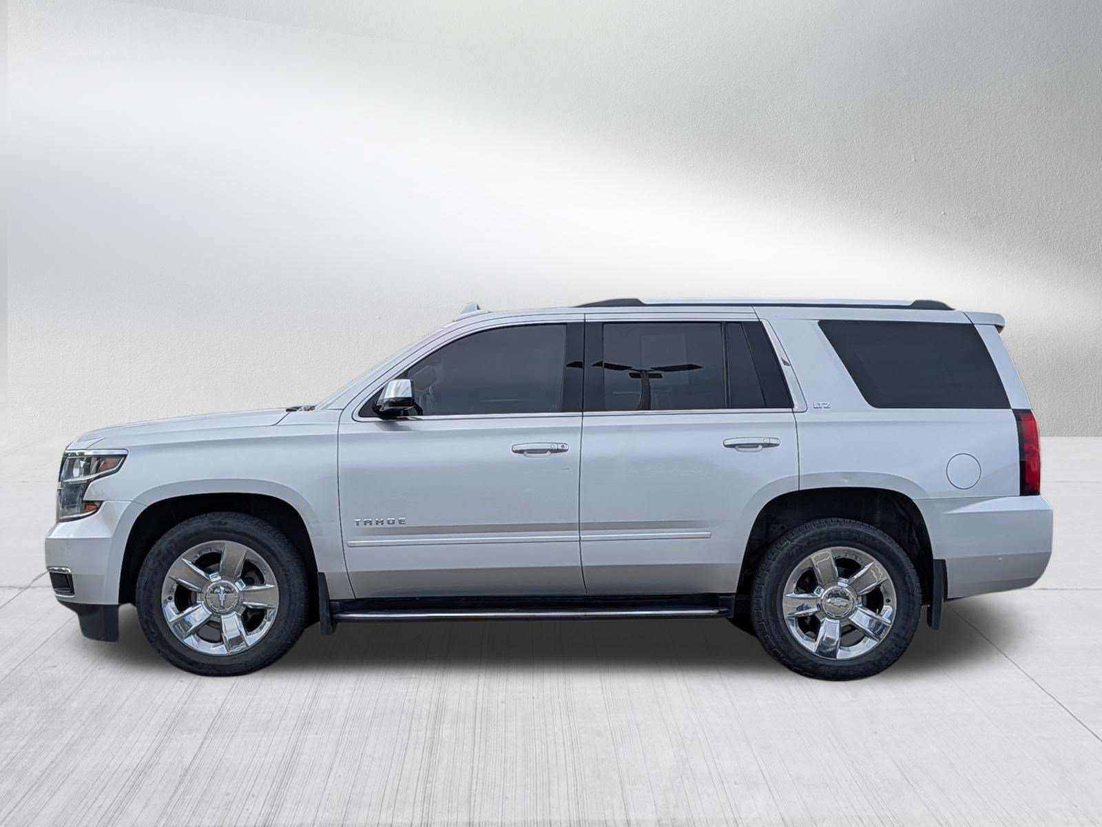 Used 2015 Chevrolet Tahoe LTZ AWD/4WD image 4
