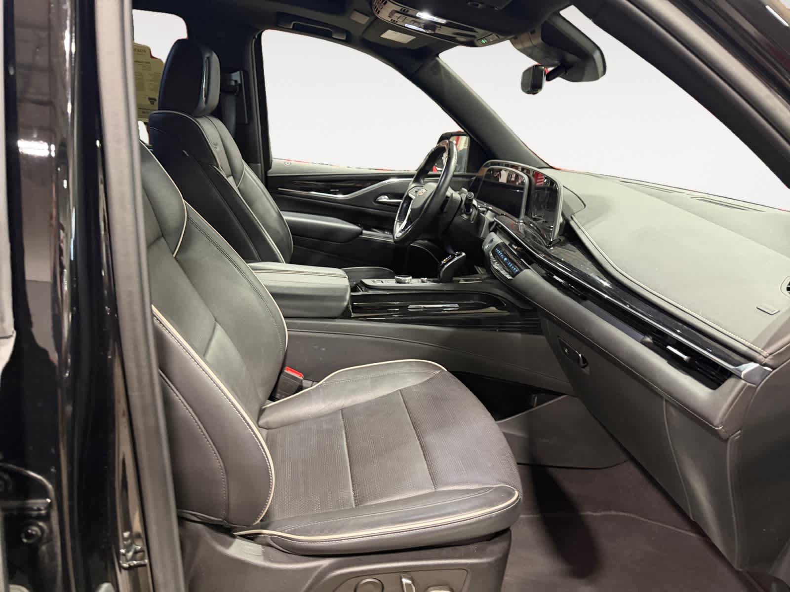 Used 2023 Cadillac Escalade Sport AWD/4WD image 16
