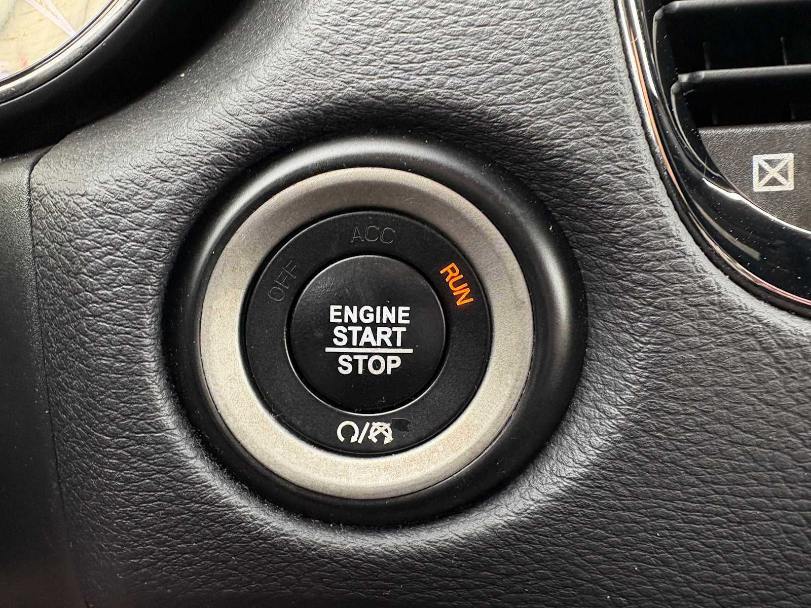 Used 2020 Dodge Durango GT image 28