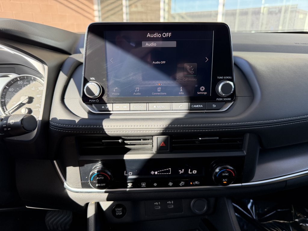 Used 2025 Nissan Rogue SV FWD image 20