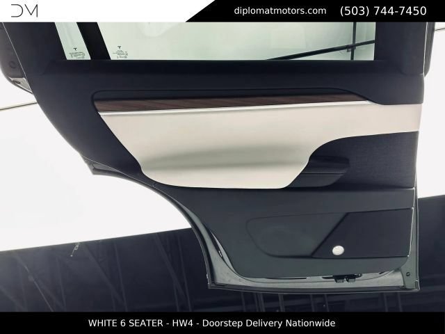 Used 2025 Tesla Model X AWD/4WD image 28