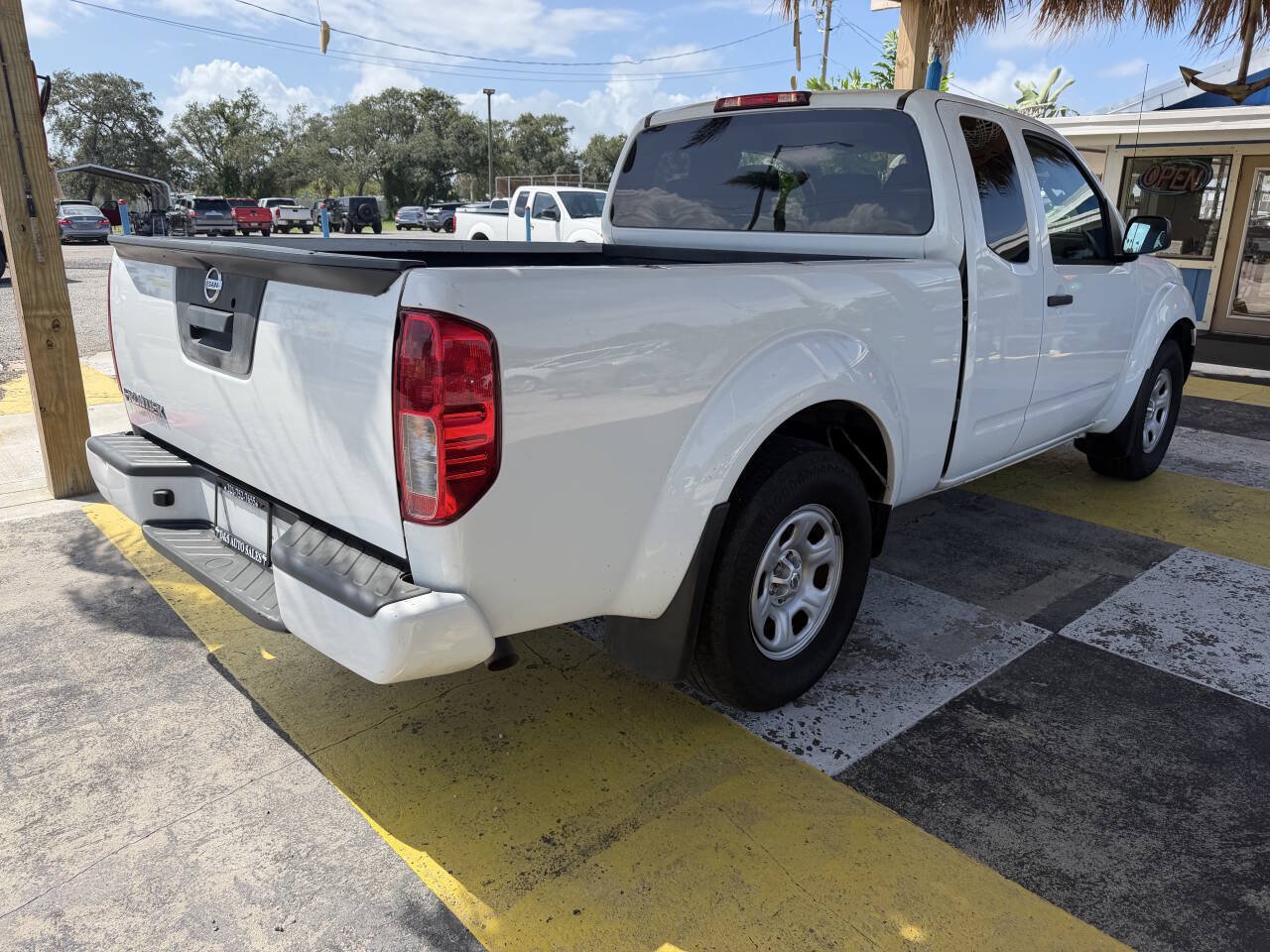 Used 2021 Nissan Frontier S RWD image 5