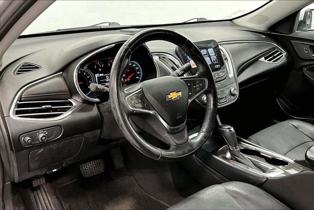 Used 2018 Chevrolet Malibu LT w/ Leather Package image 16