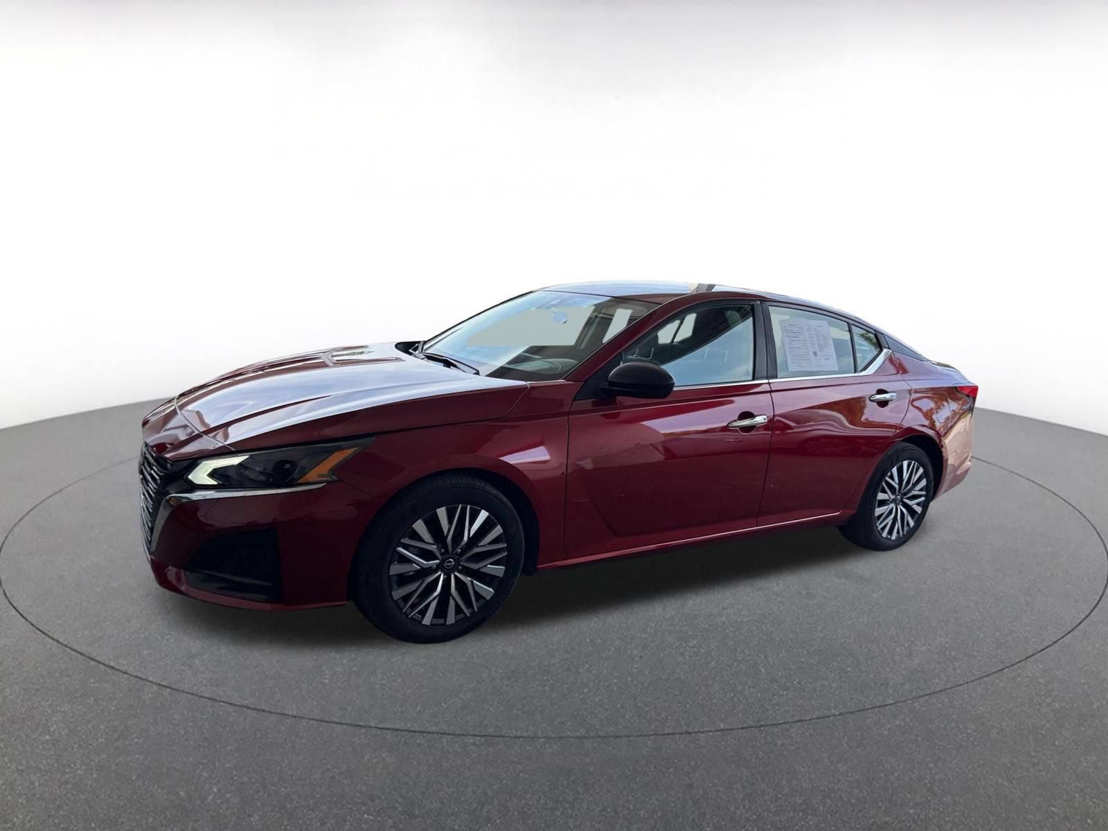Used 2025 Nissan Altima 2.5 SV FWD image 4
