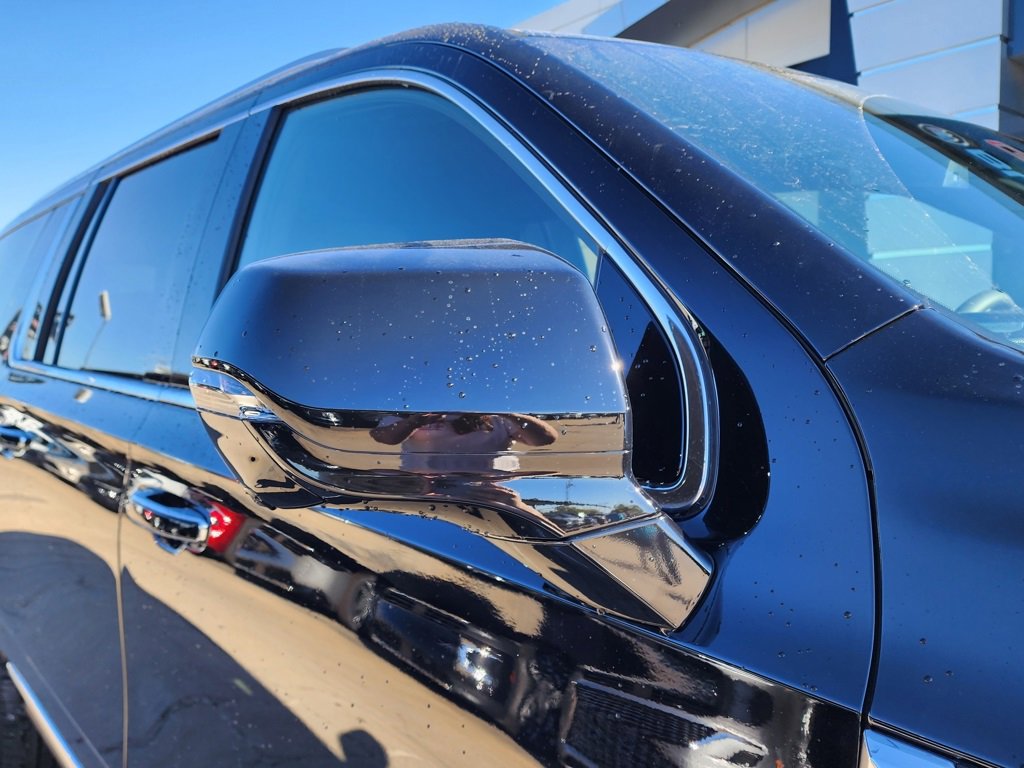 New 2026 GMC Yukon XL Denali w/ Sun & Power Step Package image 10