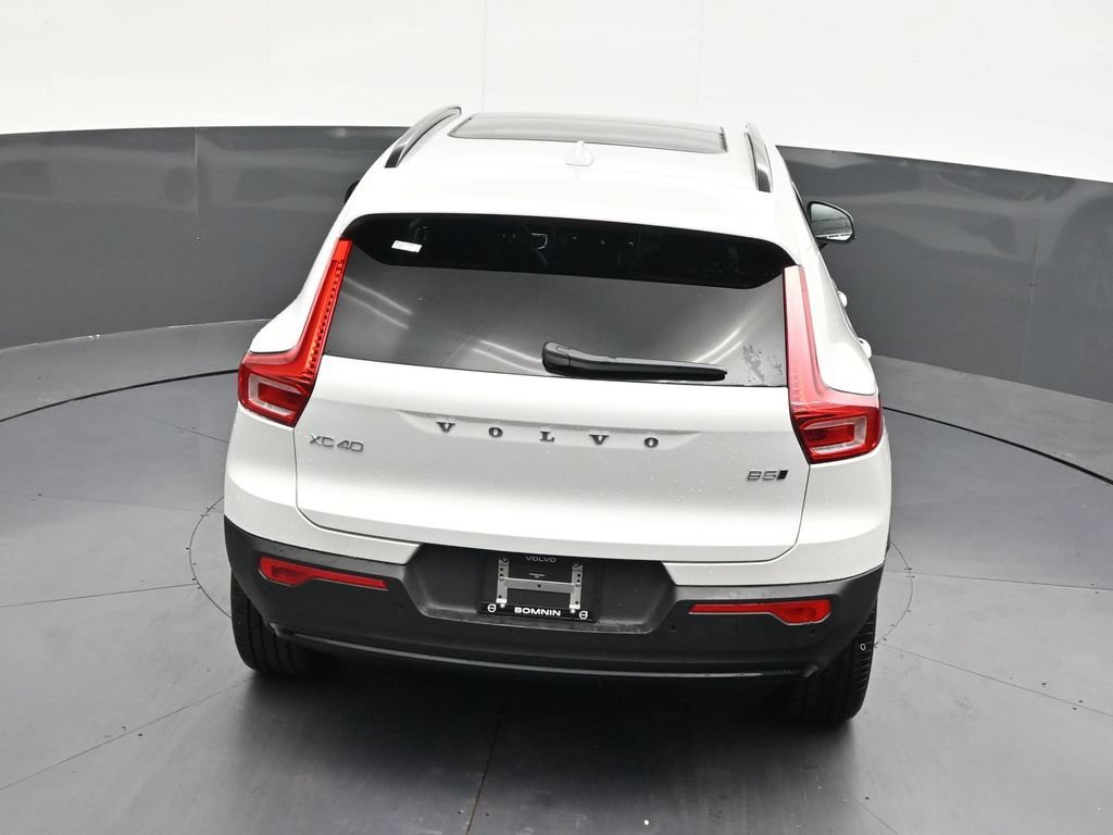 New 2026 Volvo XC40 B5 Plus w/ Climate Package AWD/4WD image 16