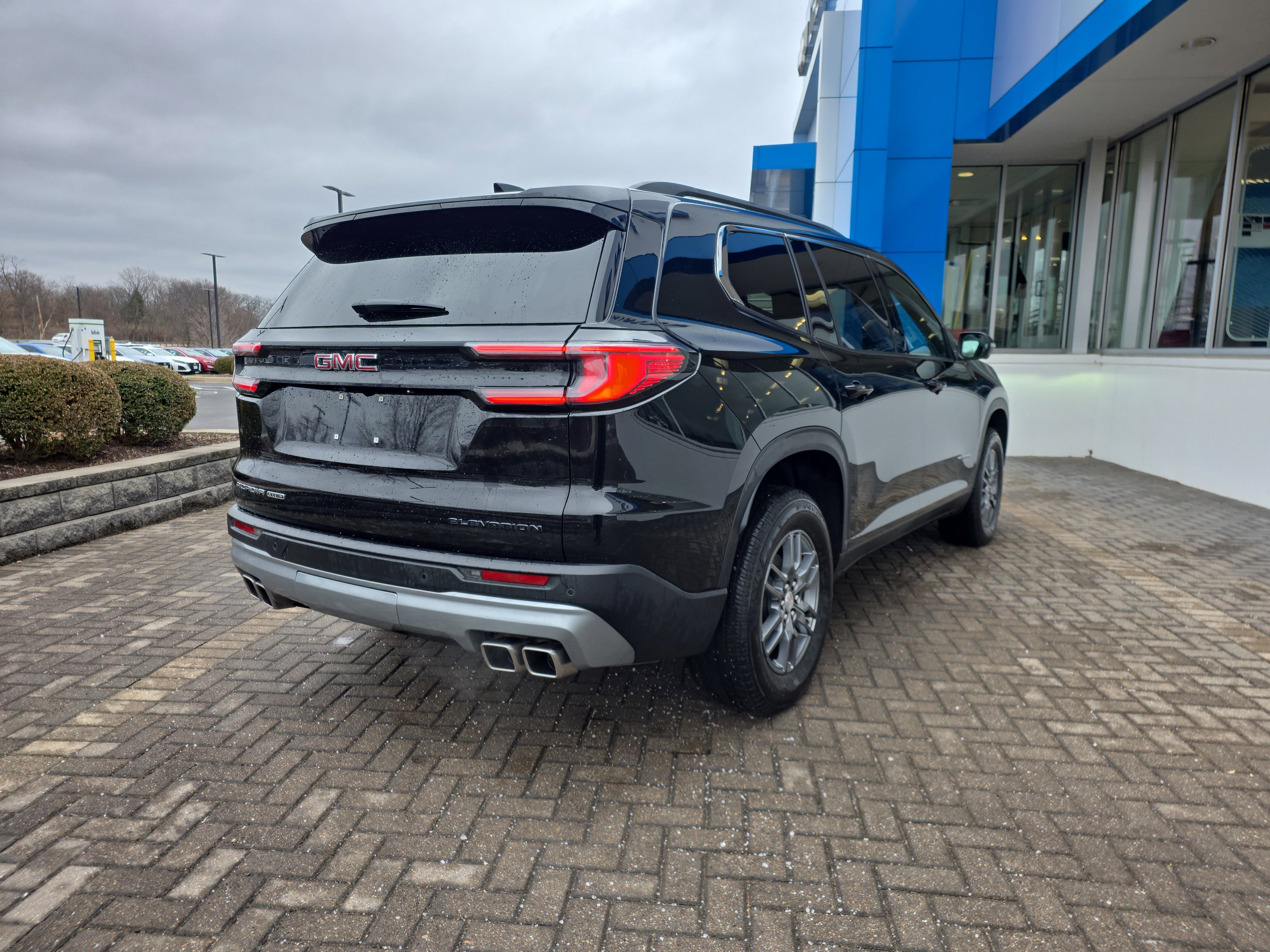 Used 2025 GMC Acadia Elevation image 5