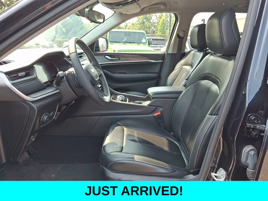 Used 2024 Jeep Grand Cherokee L Limited AWD/4WD image 15
